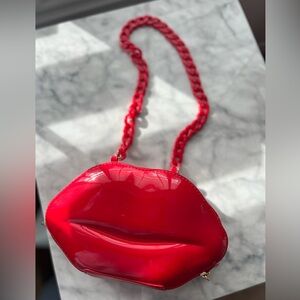 Betsey Lip Purse